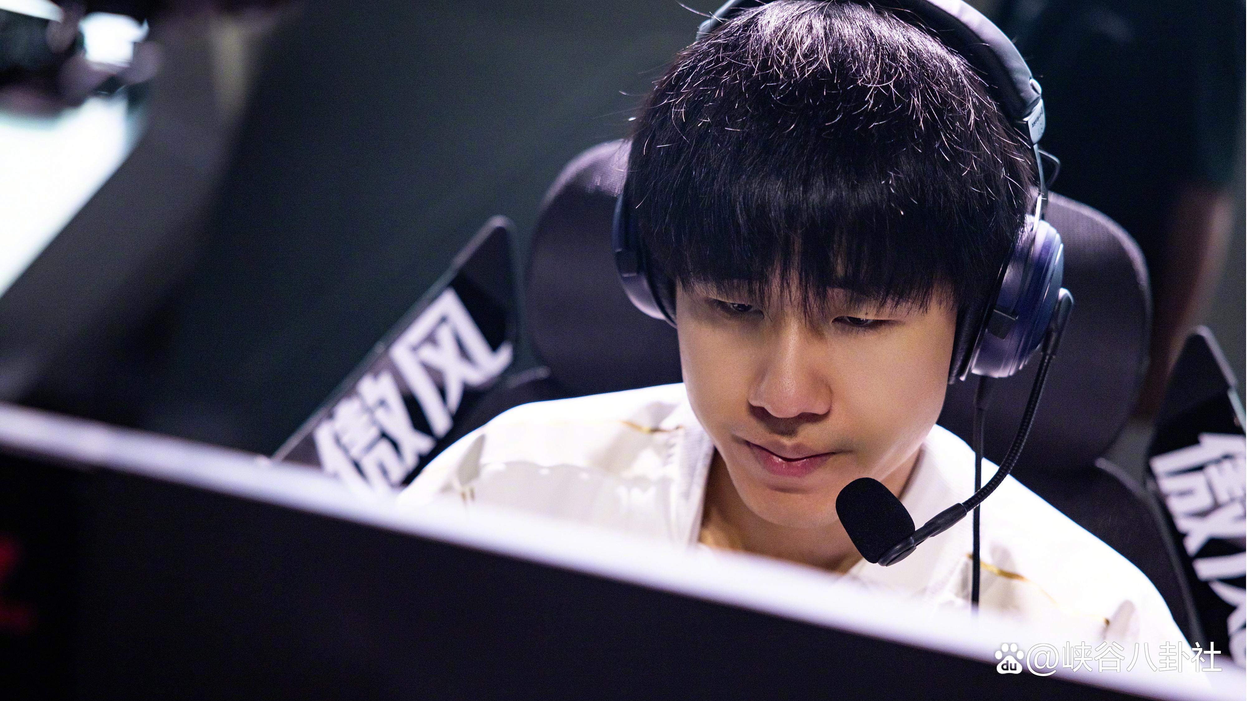 包含Rookie新星精彩发挥表现惊艳，曼联未来可期！的词条