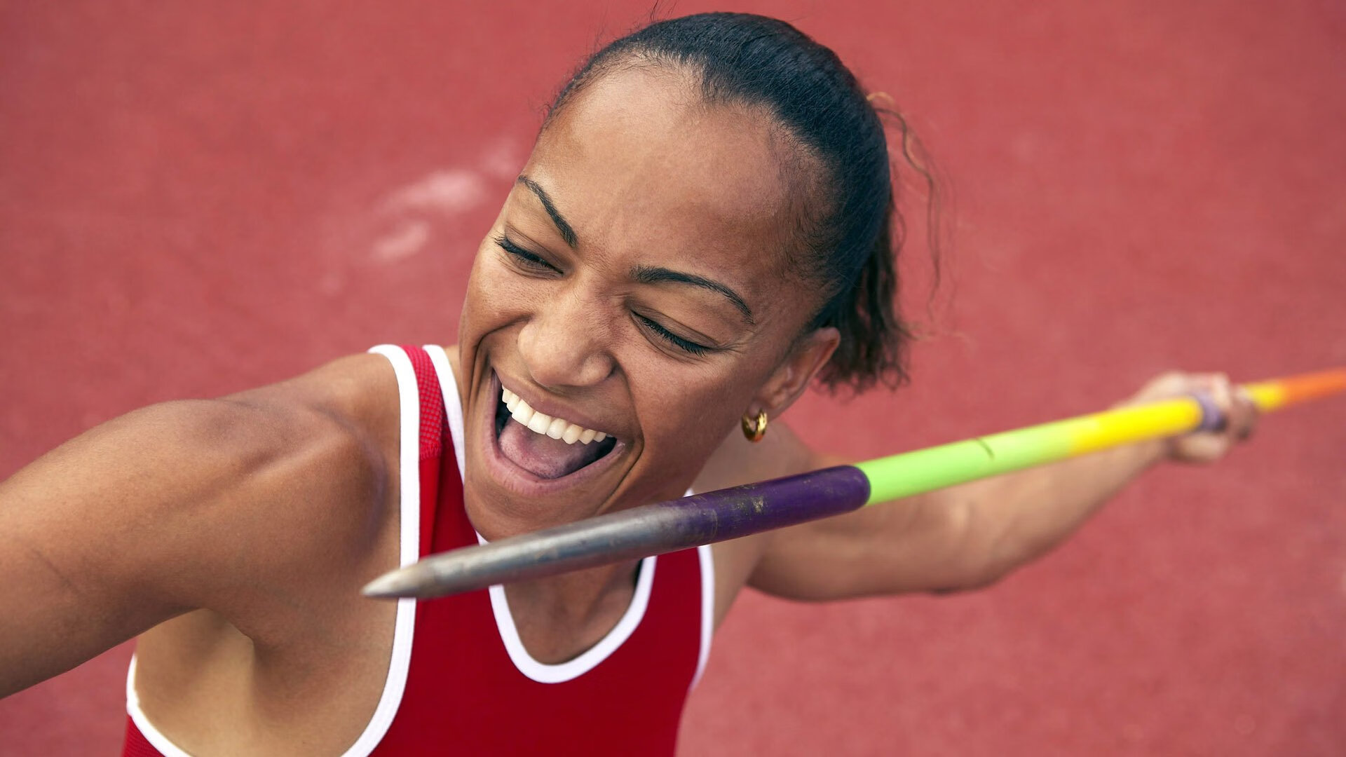 田径赛场焦点！葡萄牙队对阵俄罗斯队，年轻新星表现惊艳，未来可期